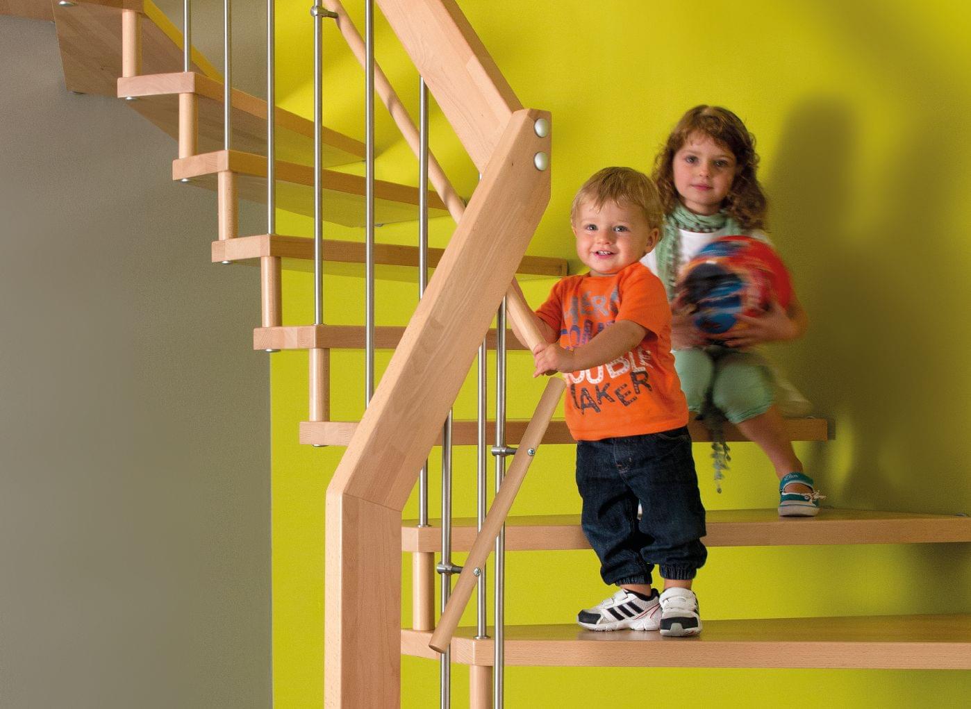 Treppenschutzgitter|Treppe kindersicher|Durchfallschutz Treppe|Kitten|Welpen 