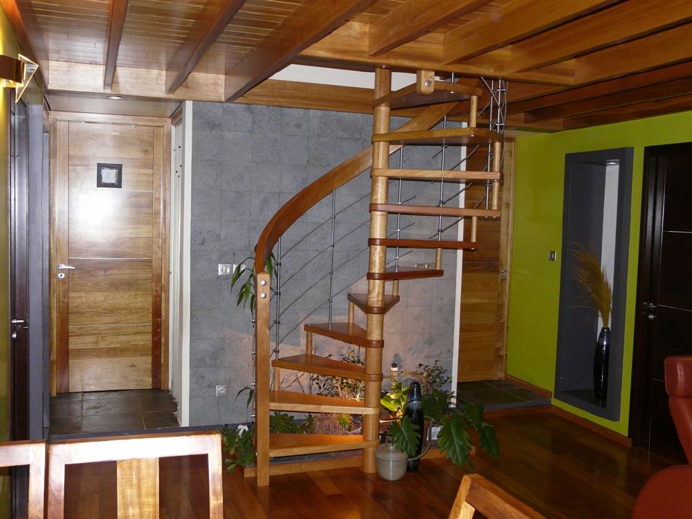 Escalier bois colimaçon Treppenmeister rampe en inox