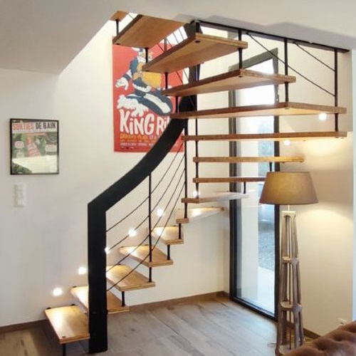 Escalier suspendu en bois - Treppenmeister